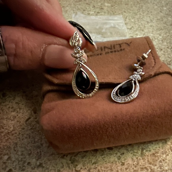 Affinity Black and silver post Earrings - Picture 3 of 3